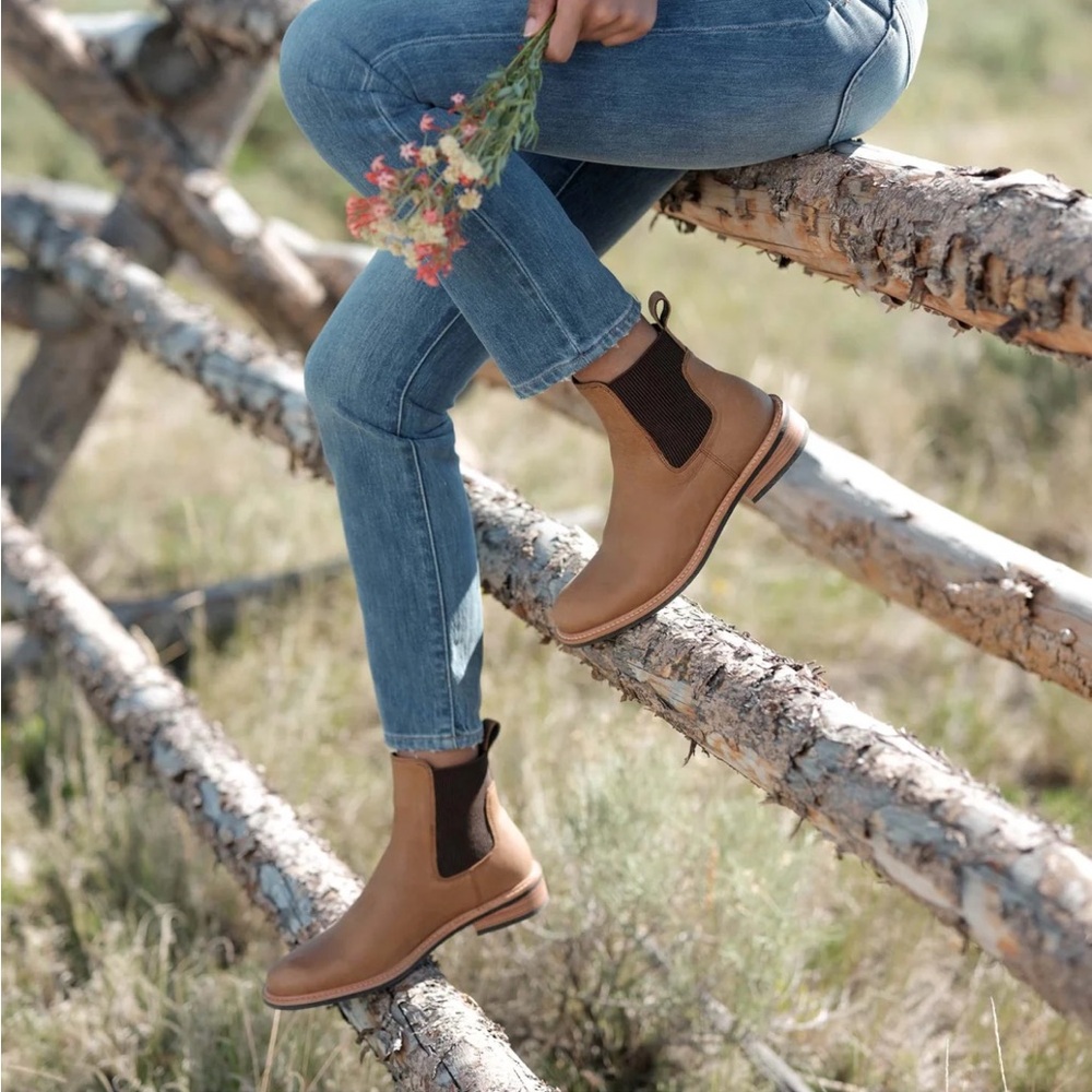 Nisolo Carmen Chelsea Boot 8.5 Almond